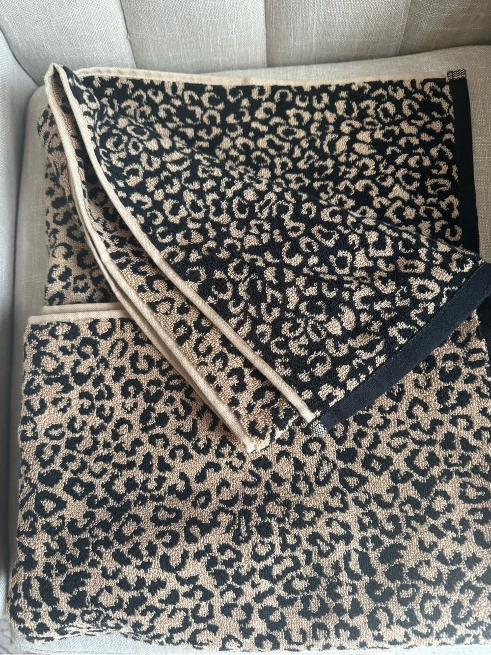 Rachel Zoe Black and Tan Cheetah Animal Cotton Bath Towel - NWT